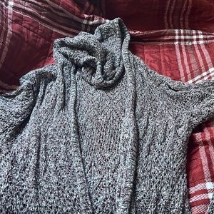 Mudd extra long sweater. Women’s xl. Used good condition.